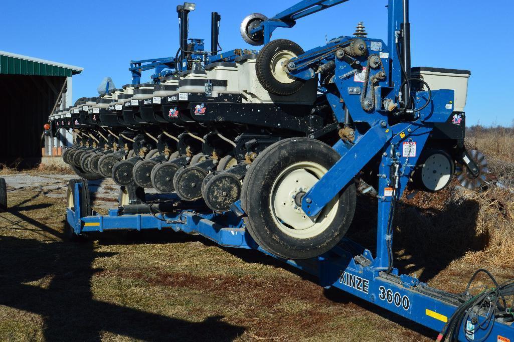 Kinze 3600 12/23 interplant planter