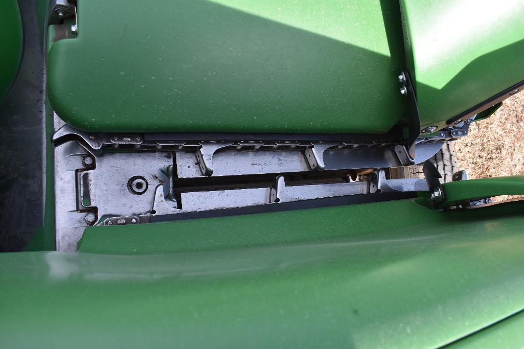 '15 JD 608C 8 row 30" corn head