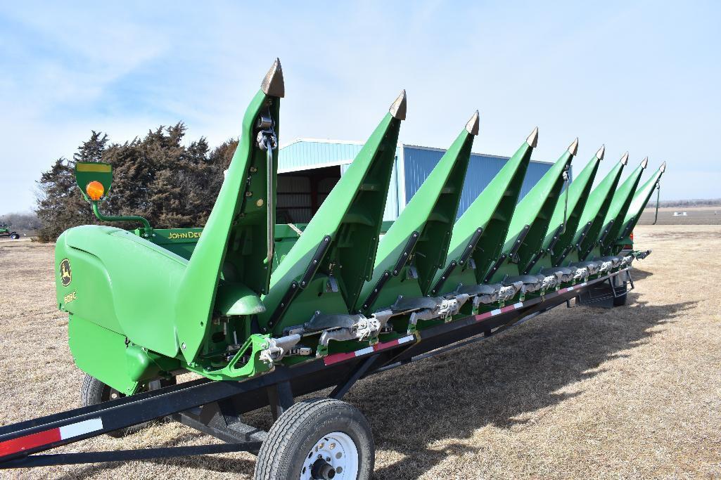 '15 JD 608C 8 row 30" corn head