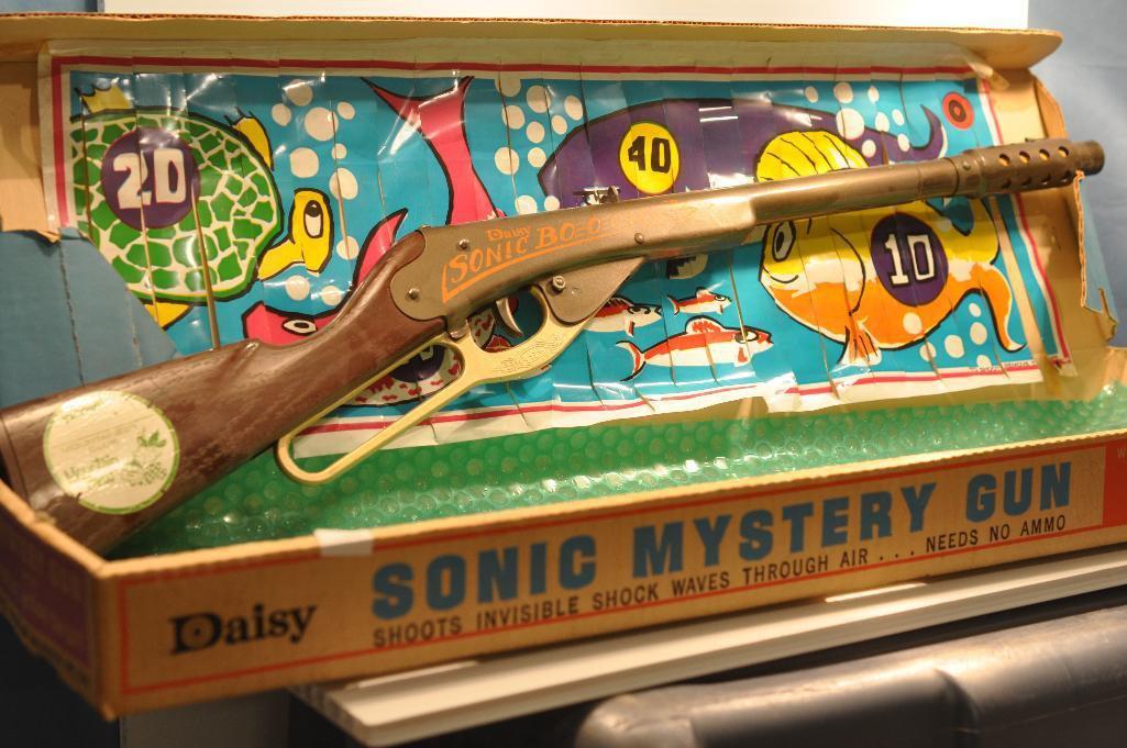 RARE DAISY MOUNTAIN DEW SONIC MYSTERY GUN