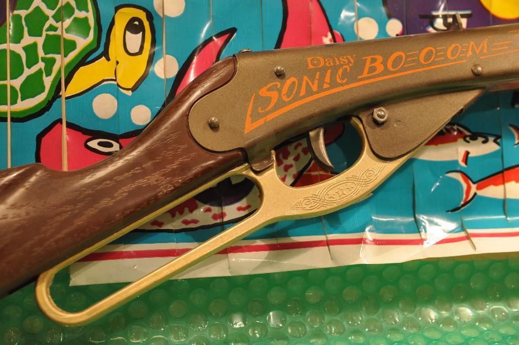 RARE DAISY MOUNTAIN DEW SONIC MYSTERY GUN