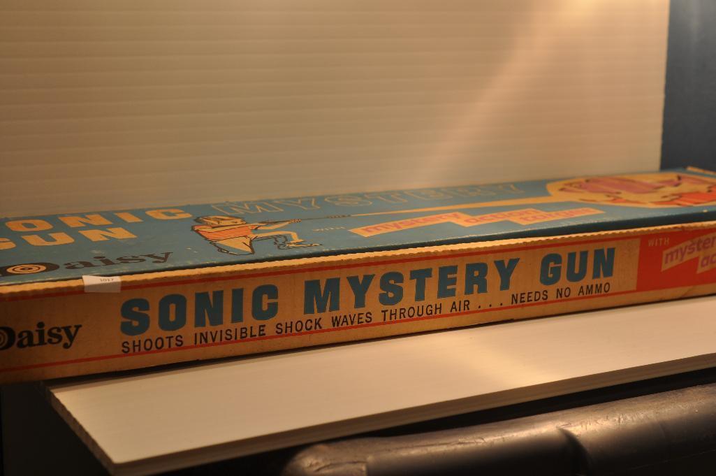 RARE DAISY MOUNTAIN DEW SONIC MYSTERY GUN