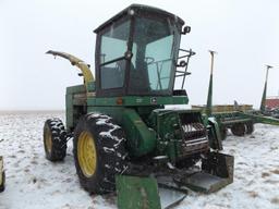 '89 JD 5730 self-propelled silage chopper