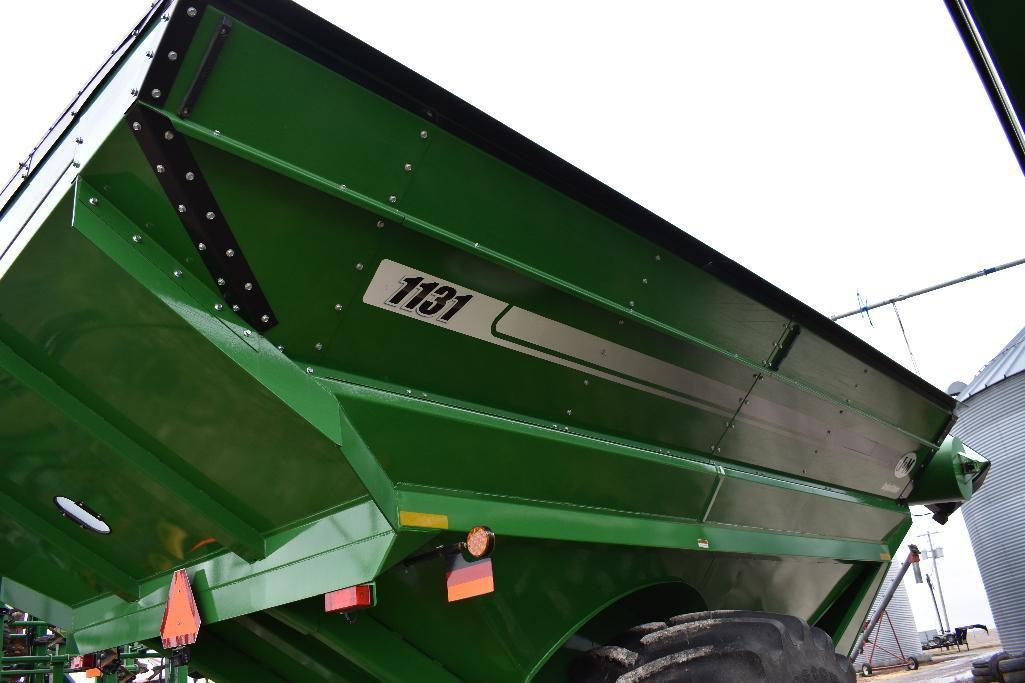 J&M 1131 GrainStorm grain cart