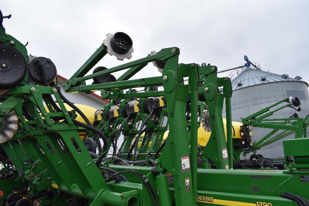 '11 JD 1790 CCS 16/31 planter