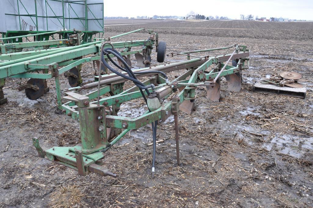 JD 5-bottom plow