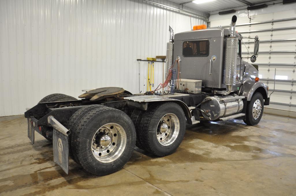 '92 Kenworth T800 daycab truck