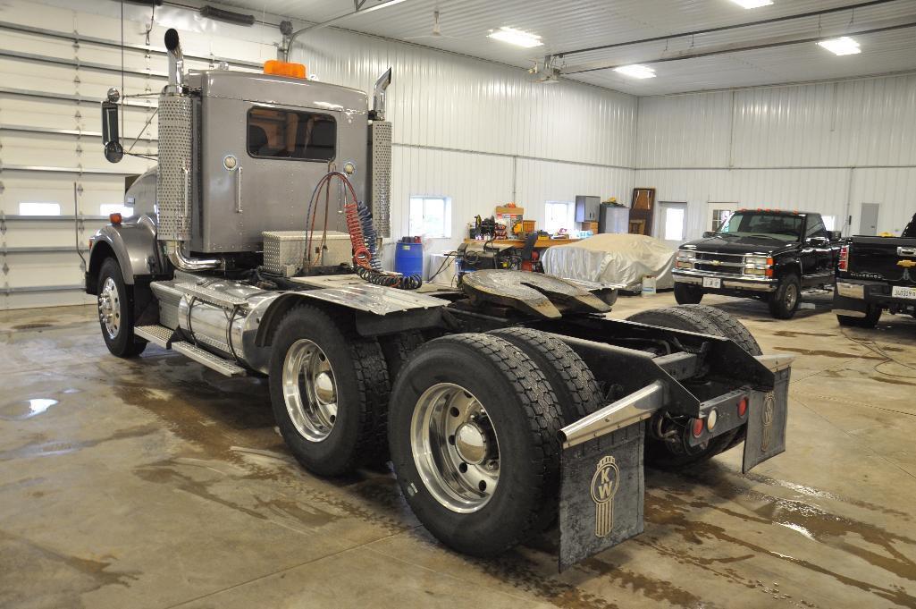 '92 Kenworth T800 daycab truck