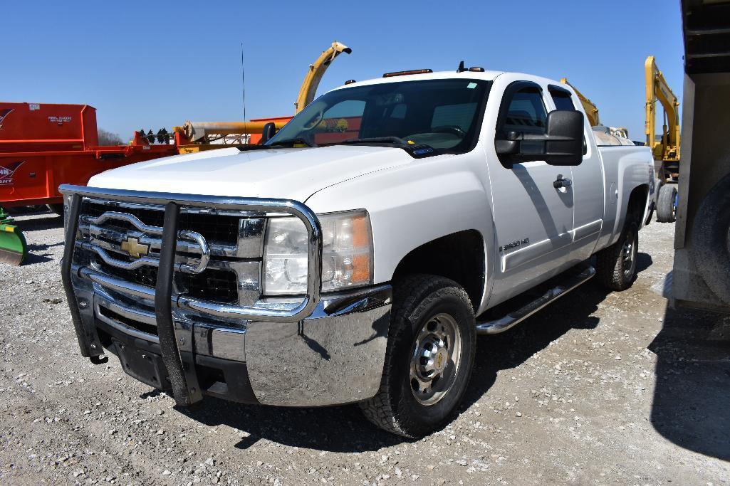 08 Chevrolet 2500HD LT 4wd pickup