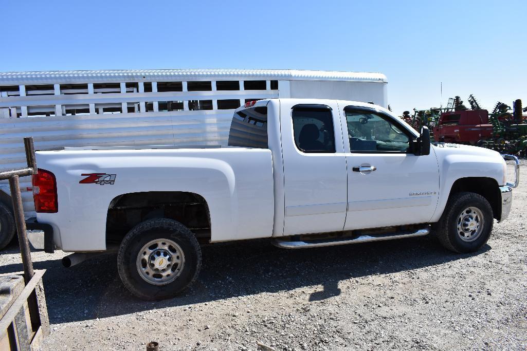 08 Chevrolet 2500HD LT 4wd pickup