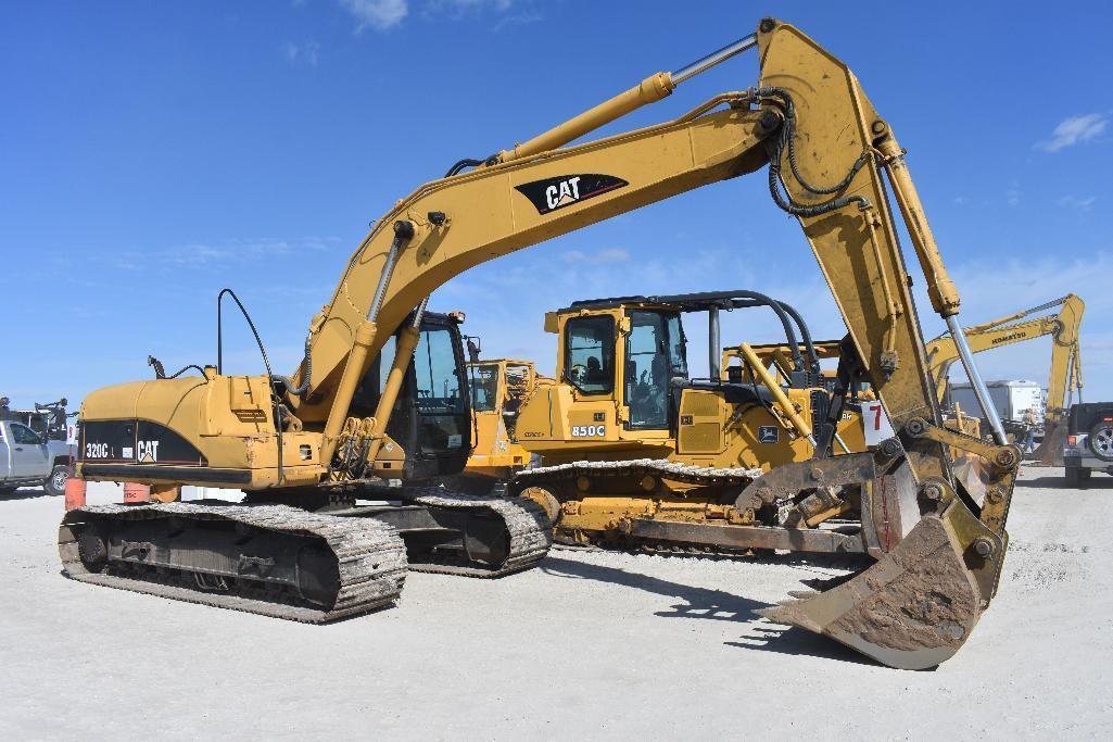 Cat 320CL excavator