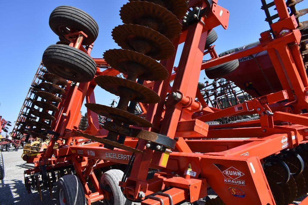 16 Kuhn Krause 8000 Excelerator 30' vertical tillage tool