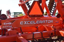 16 Kuhn Krause 8000 Excelerator 30' vertical tillage tool