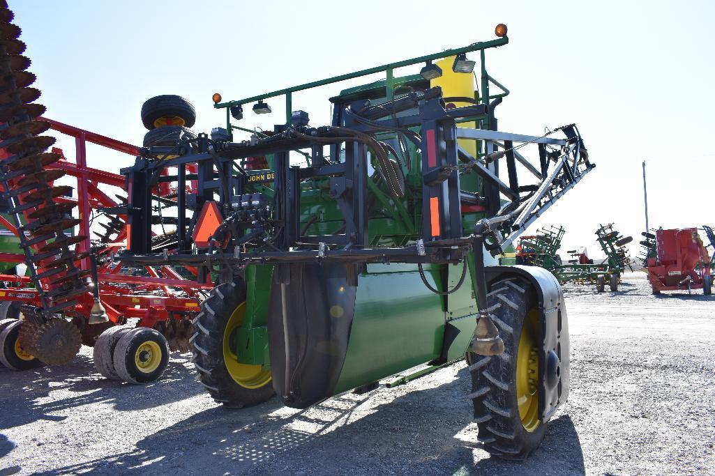 JD 6700 self propelled sprayer