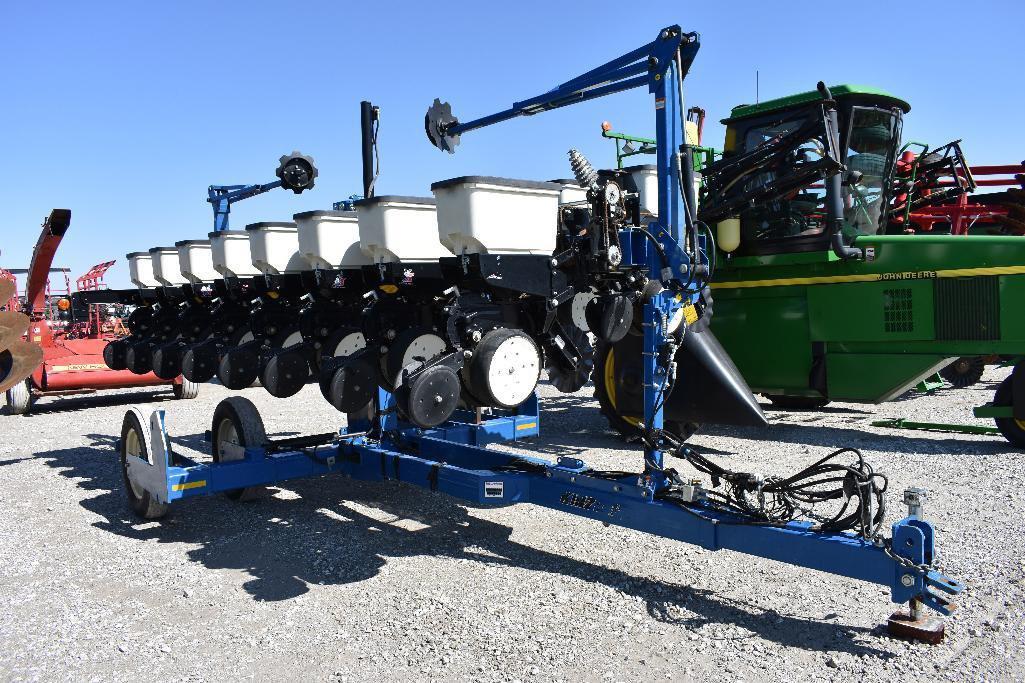 11 Kinze 3500 8/15 planter