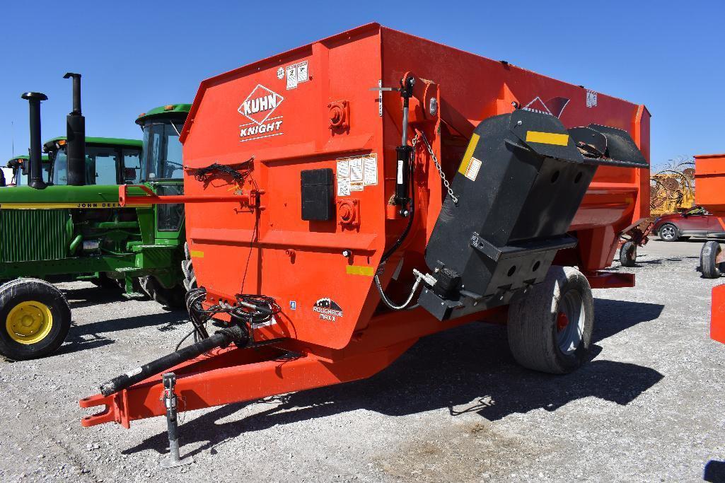 Kuhn Knight RA142 Helix mixer feed wagon