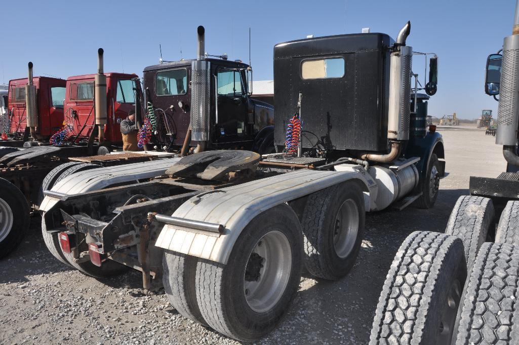 '86 Kenworth day cab semi