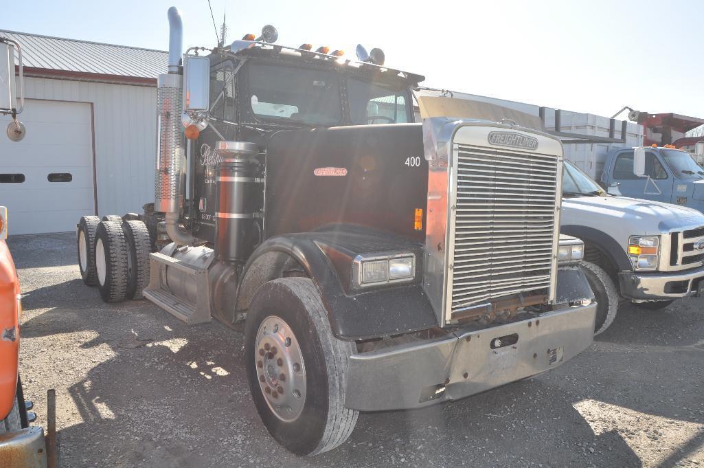 '85 Freightliner day cab semi