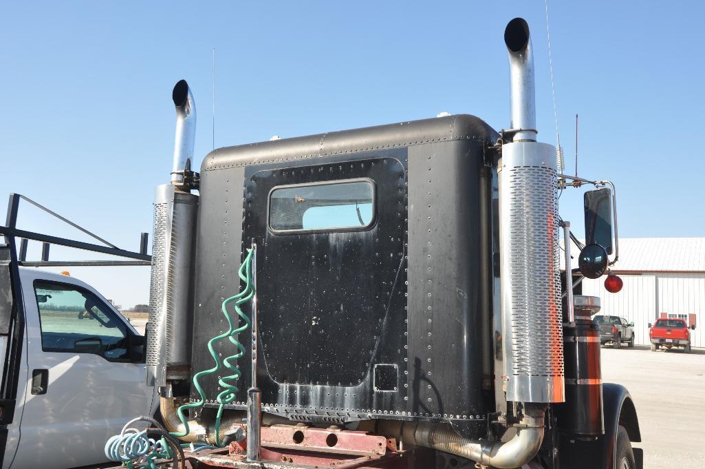 '85 Freightliner day cab semi