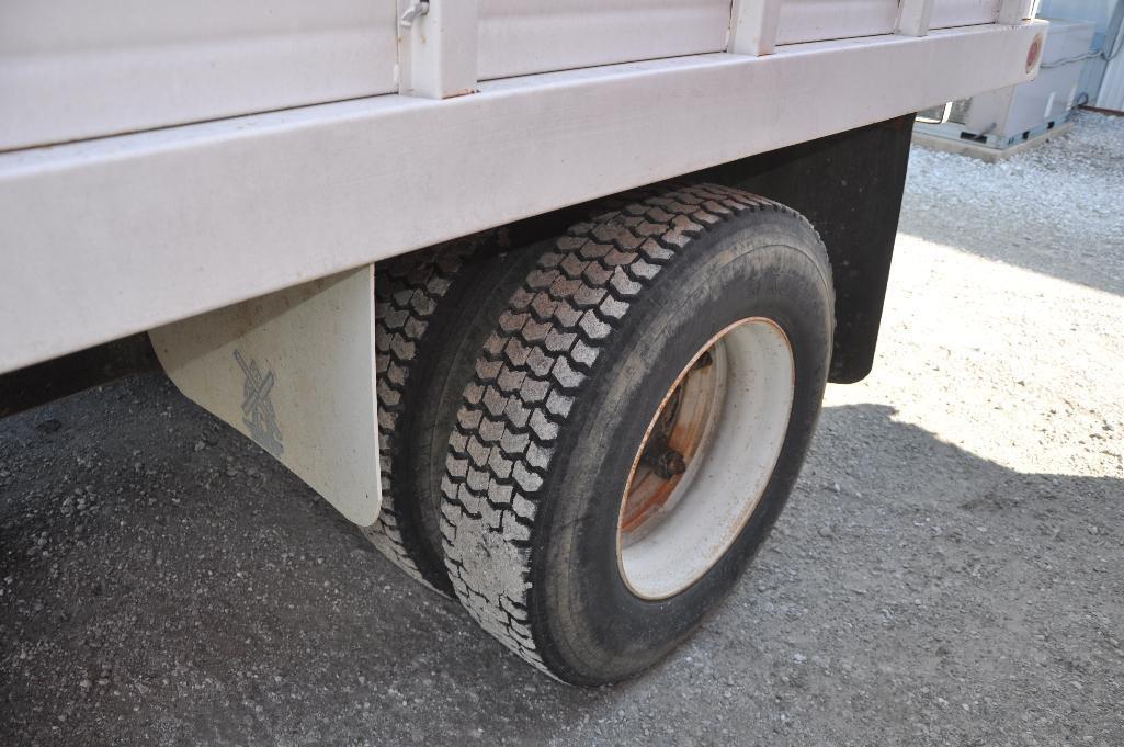 '74 Ford C65 single axle grain truck