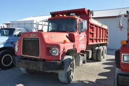 '88 Mack DM690S tandem axle dump truck