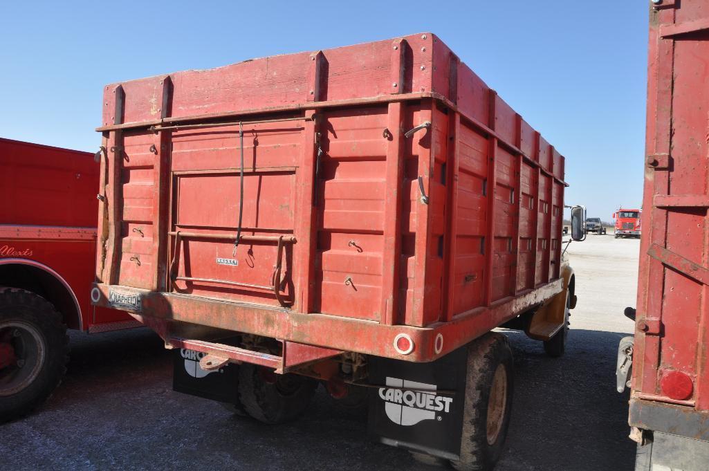 '72 GMC 5500 single axle grain truck