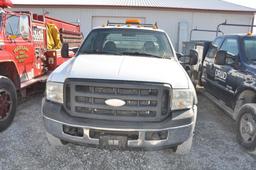'06 Ford F550 XL 2wd 4-door dually truck