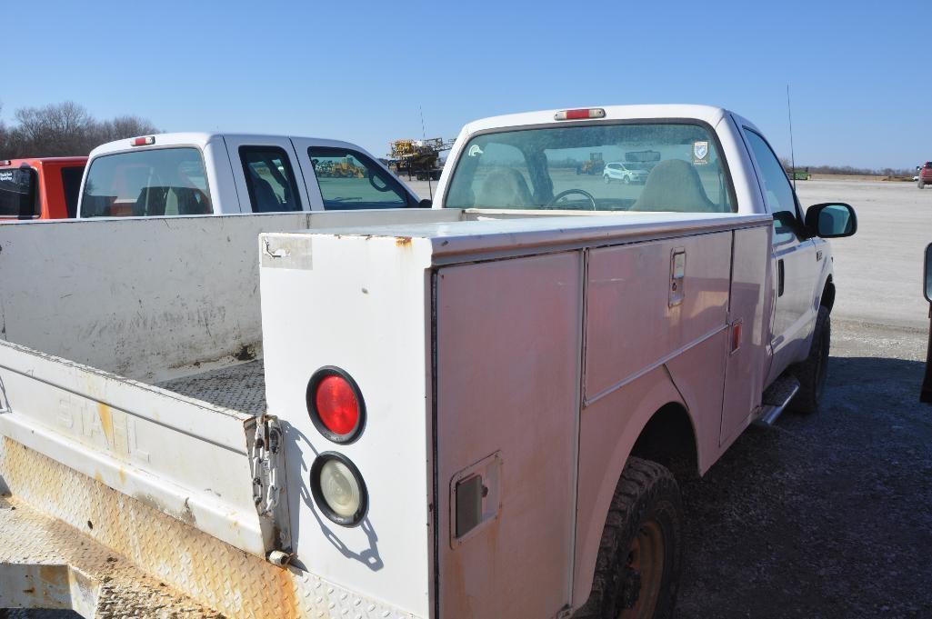 '03 Ford F350 XL 4wd pickup