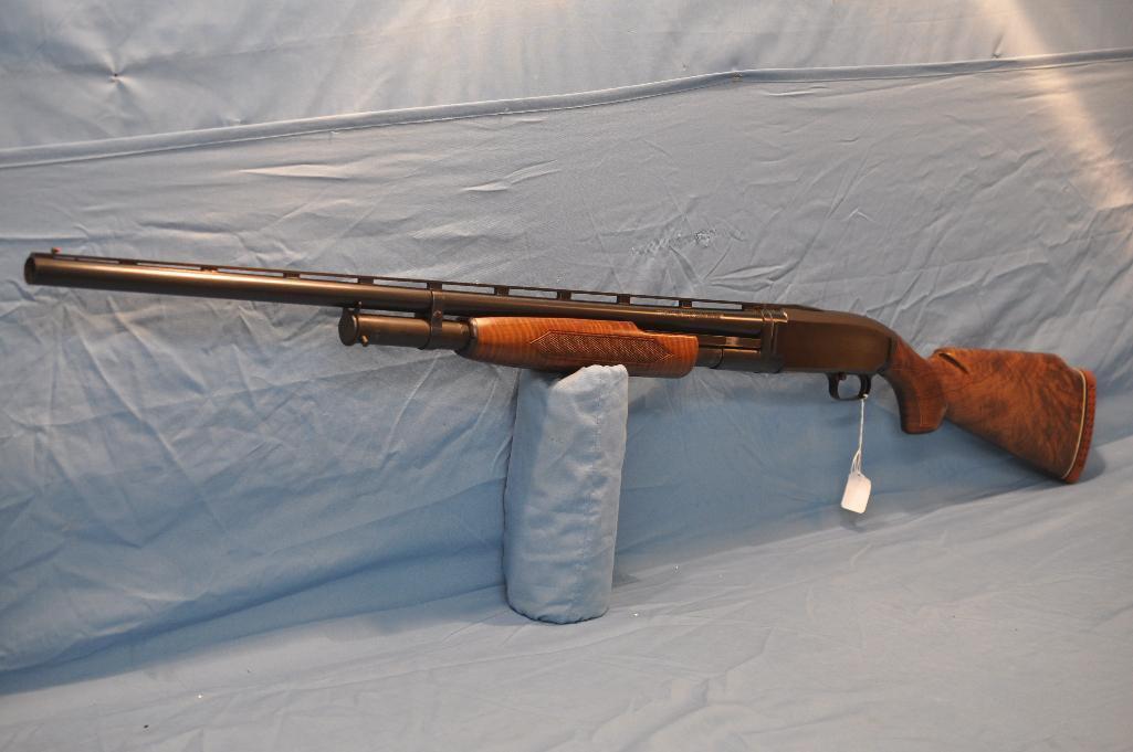 WINCHESTER MODEL 12 12 GAUGE PUMP SHOTGUN