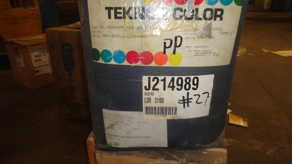 Large quantity of injection molding pellets