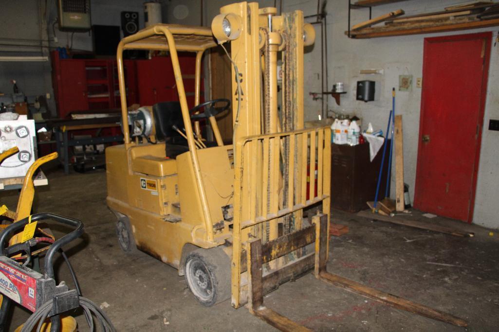 Cat T60B LP forklift, 2-stage mast, 7,342 hrs., SN 339889