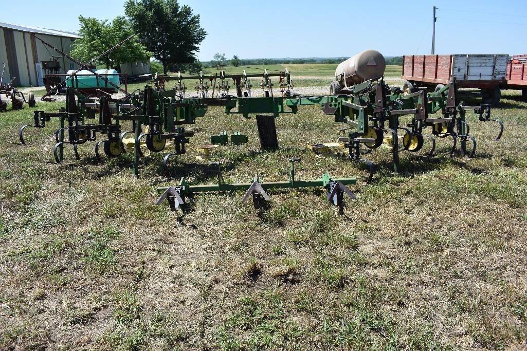 JD 725 6 row 30" front mount cultivator