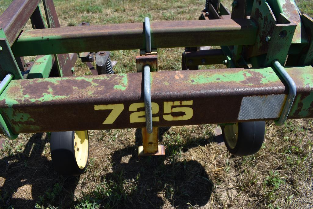 JD 725 6 row 30" front mount cultivator