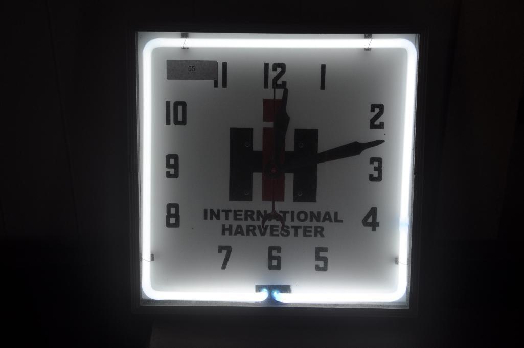 INTERNATIONAL HARVESTER NEON DEALERSHIP CLOCK