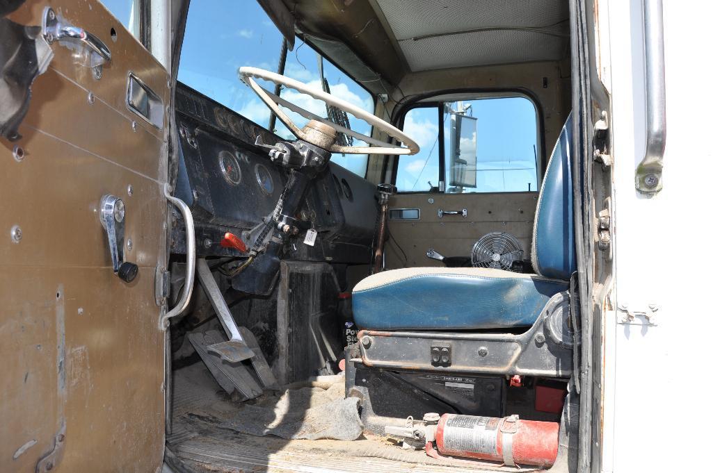 '76 IH Paystar 5000 dump truck