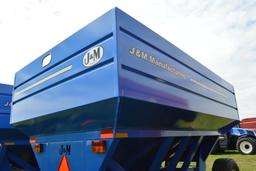 J&M 680/760 gravity wagon