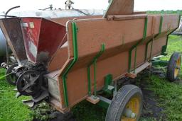 Wooden 10' flare box w/ John Deere 953 gear...and IH end gate seeder