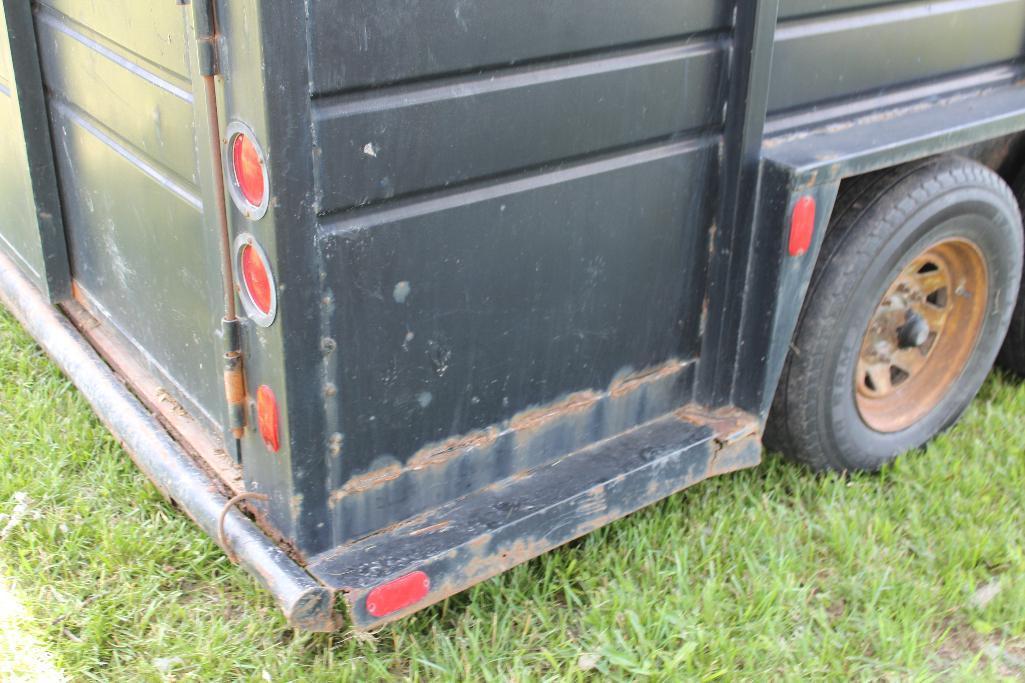 '83 Kiefer 16' gooseneck livestock trailer