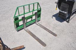 Frontier pallet forks for JD 300/400/500 series loaders