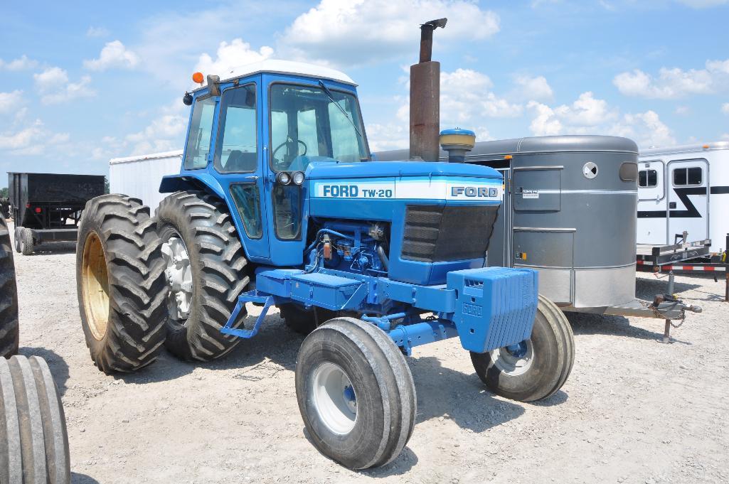Ford TW-20 2wd tractor