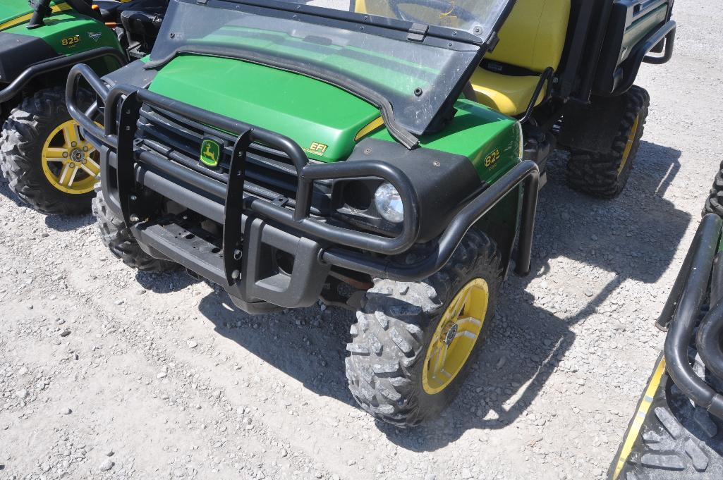 JD 825i Gator XUV