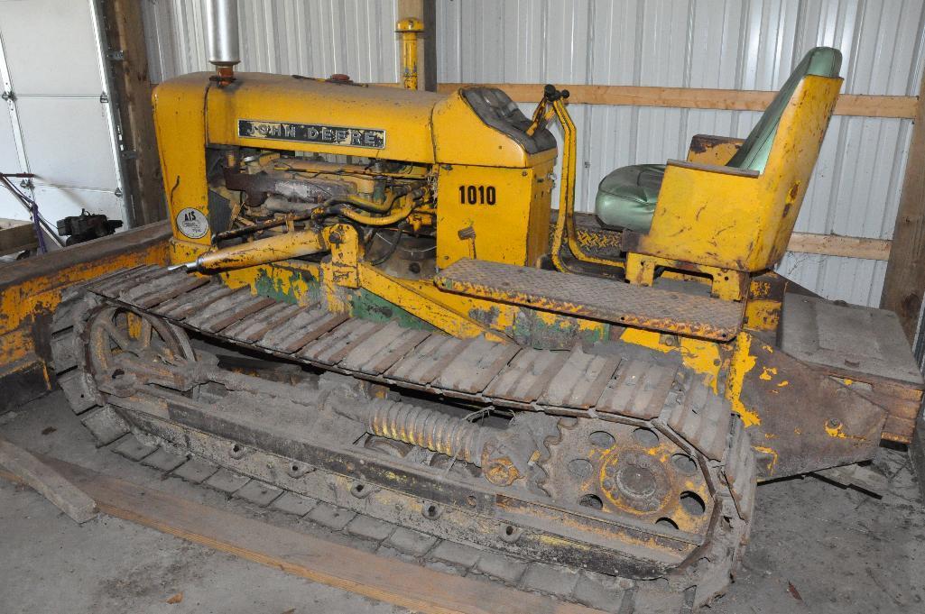 John Deere 1010 crawler