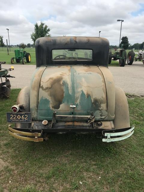 1930 Chrysler 2-door car