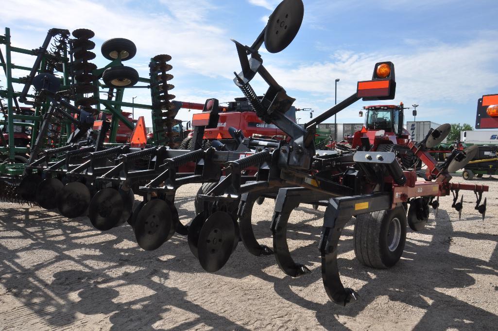 Case-IH 730B Ecolo-Tiger 7-shank disc-ripper