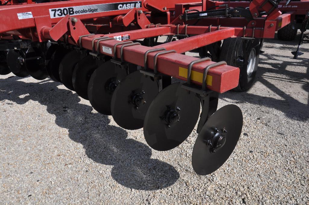 Case-IH 730B Ecolo-Tiger 7-shank disc-ripper