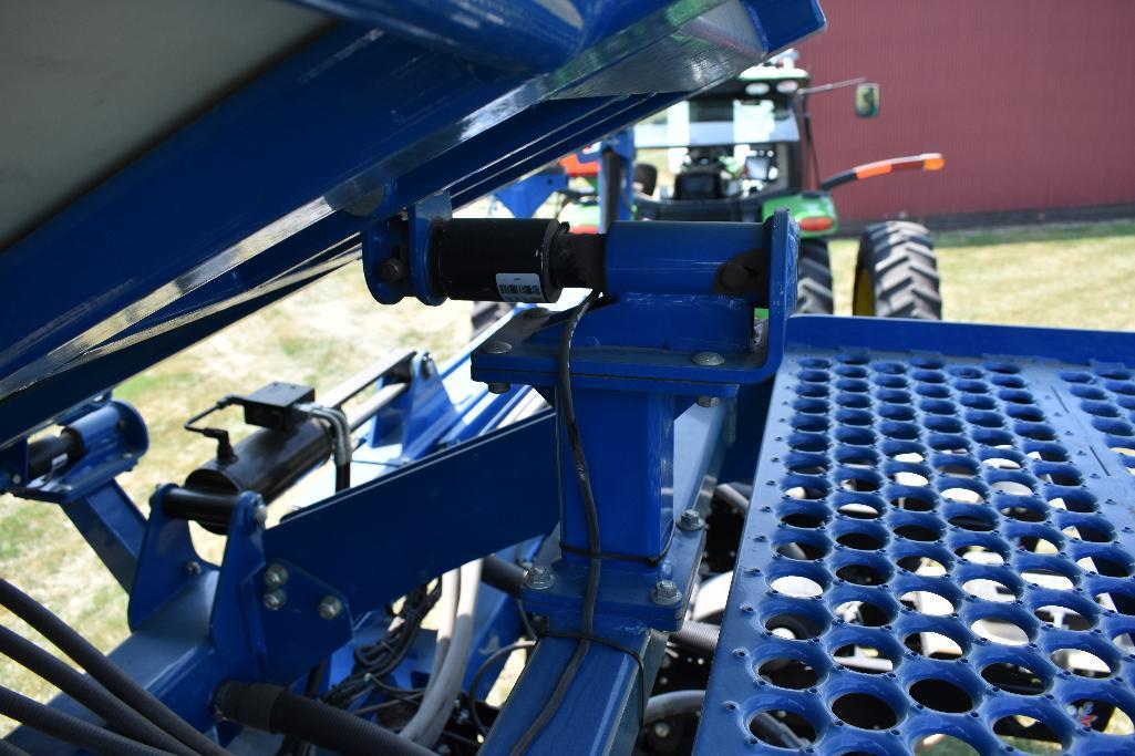 '13 Kinze 3660 ASD 12 row 30" planter