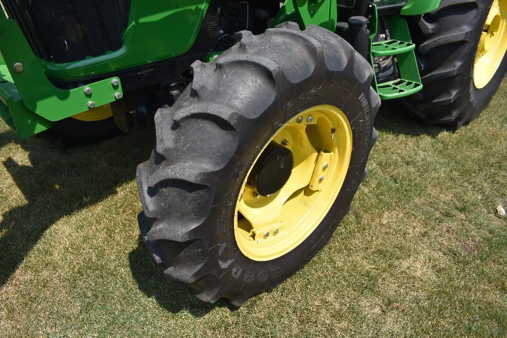 '11 JD 5101E MFWD tractor w/loader