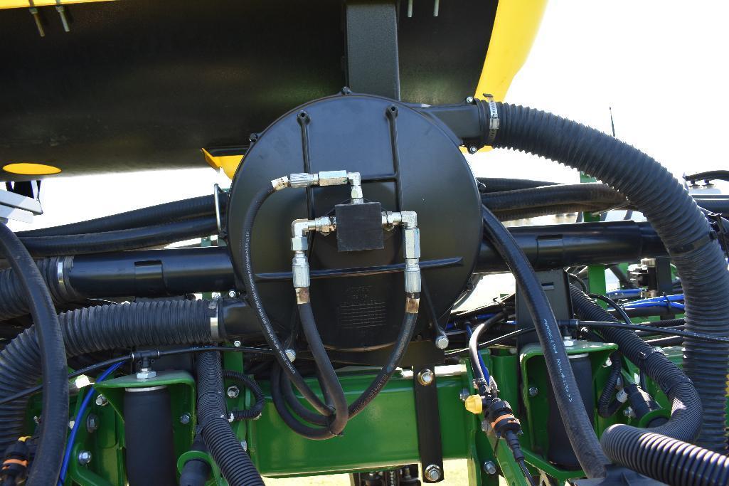 '16 JD 1775NT CCS 16 row 30" ExactEmerge planter