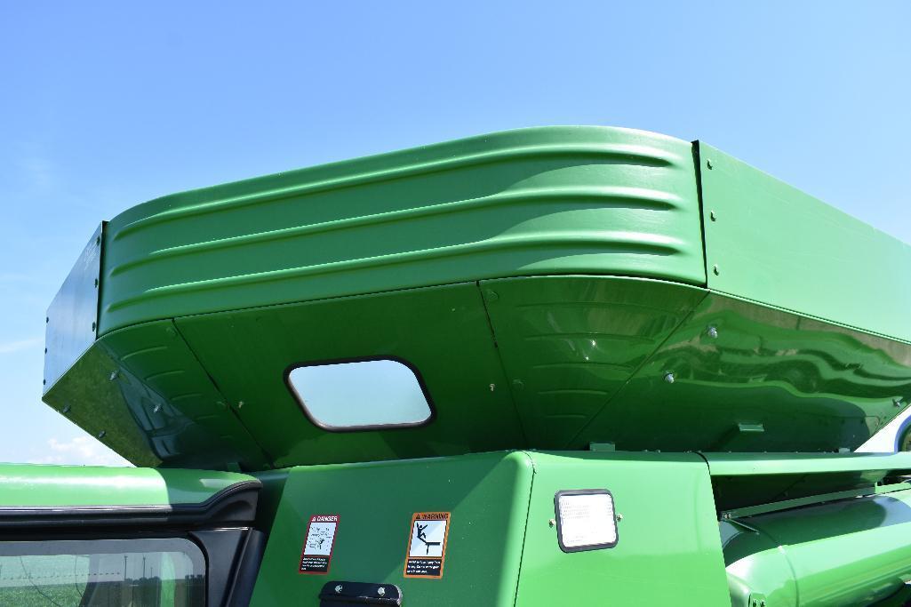 '09 JD 9770 STS 2wd combine