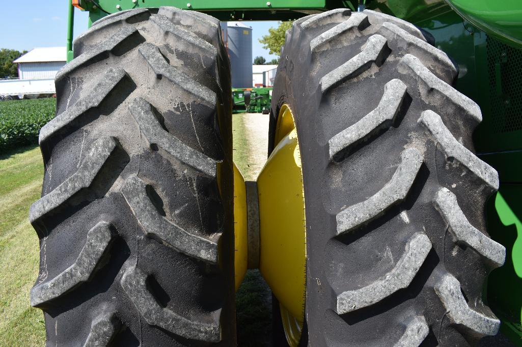 '09 JD 9770 STS 2wd combine